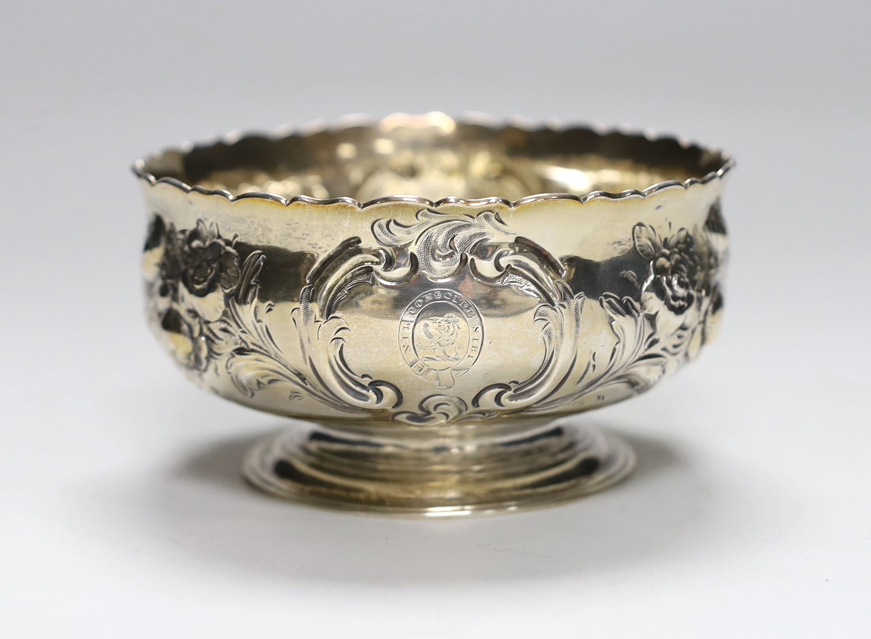 A Victorian repousse silver pedestal bowl, Daniel & Charles Houle, London, 1856, diameter 13cm, 8.5oz.